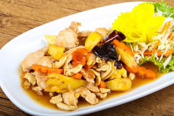 Chicken with pineapple and cahew nuts