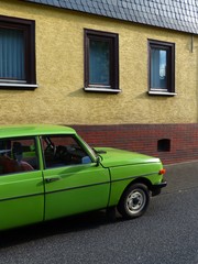 Grüne Limousine der ehemaligen Stasi aus der DDR im Sommer beim Oldtimertreffen Golden Oldies in...