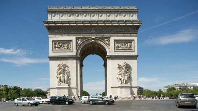 the arc de triomphe in paris