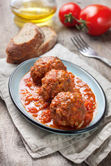 meatballs in tomato sauce