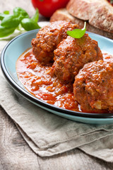 meatballs in tomato sauce