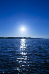 Obraz premium Sonnenspiegelung im Wasser