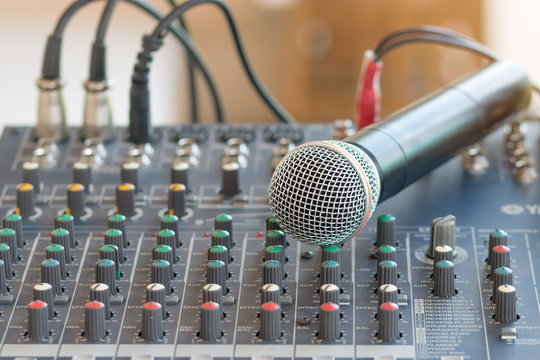 Microphone with sound mixer equipment