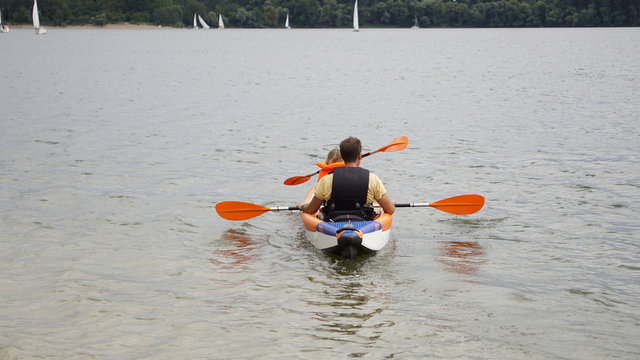 Kajakfahrer auf einem See