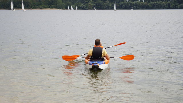 Kajakfahrer auf einem See