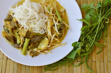 rice noodle with fish curry sauce and fresh vegetable