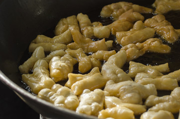 chinese donut fry until golden