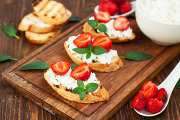 Healthy breakfast - sweet strawberry bruschetta