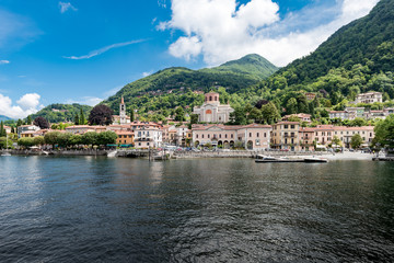Fototapeta na wymiar Laveno am Lago Maggiore Italien