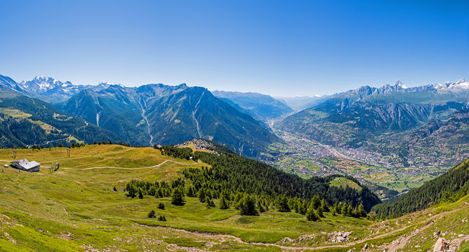 Blick auf Brig und Walliser Alpen, Panorama