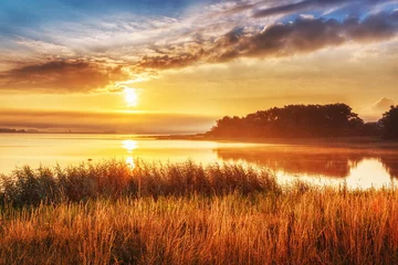 Foto auf Acrylglas Sommer Sunrise-Landschaft am Nordmeer, Schweden.