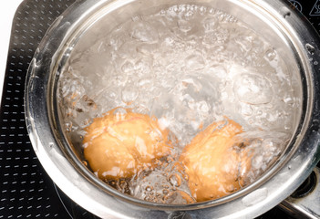 Boiling eggs