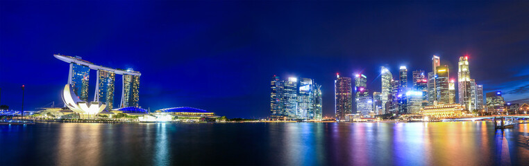 Fototapeta na wymiar Singapore - May 26: Marina bay , the important landmark on May 2