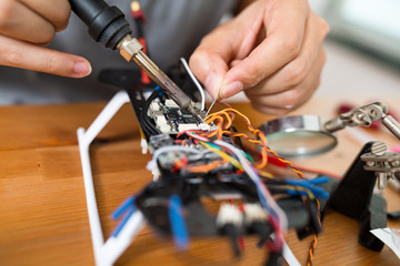 Installation drone with welding tool