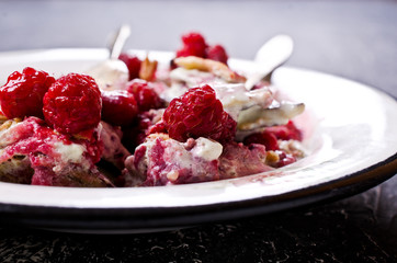 Ice cream with raspberries