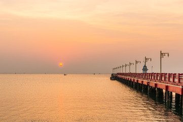 Obraz premium Public area Saranvitee bridge at ao prachuab in sunrise, Prachuap Khiri Khan province,thailand