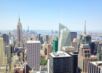 Fototapeta na wymiar NEW YORK CITY - JUNE 2013: Panoramic view of Manhattan on a beau