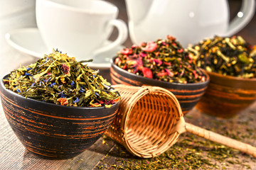Panele Szklane  Kompozycja z miseczkami z liści herbaty