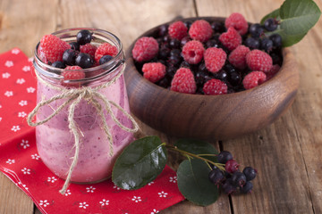 Smoothies of raspberry and shadberry with yogurt.