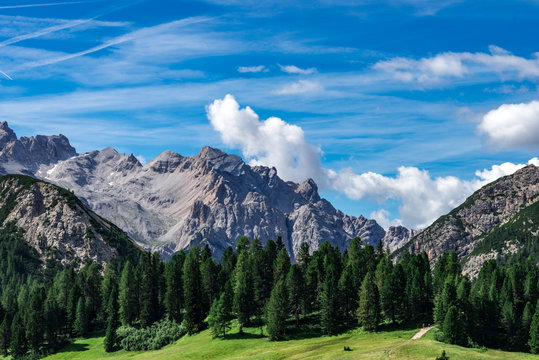 Panoramica con cime delle  Dolomiti in Alto Adige