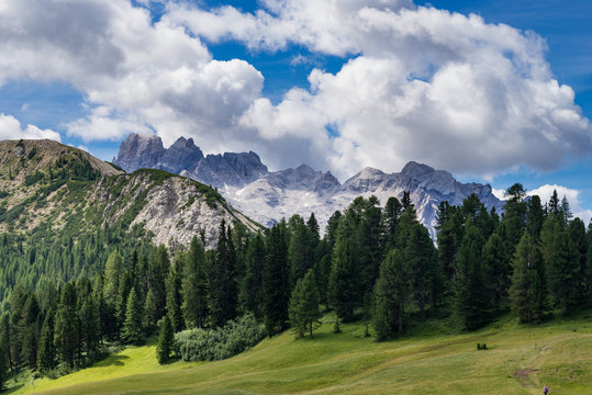  Panoramica con cime delle  Dolomiti in Alto Adige
