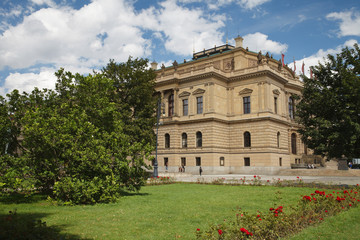 Fototapeta na wymiar side view of the Rudolfinum concert hall, Prague 