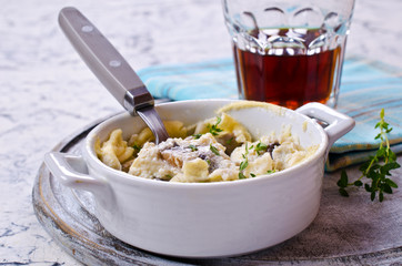 Scrambled eggs with mushrooms