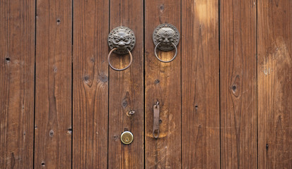 Obraz na płótnie Canvas Old wooden door in Wuzhen, China