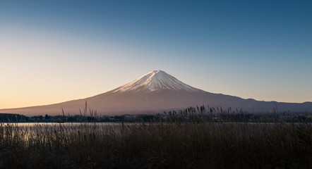 Fototapeta na wymiar Beauty of the Mt Fuji from the lake Kawaguchi view
