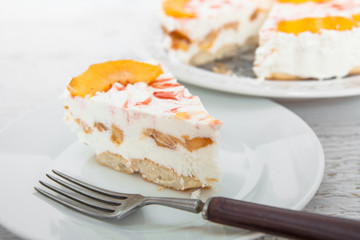 Peach and yogurt cake