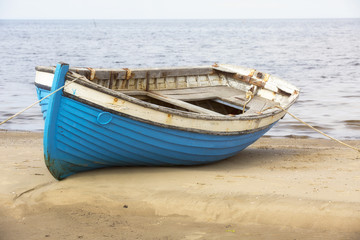 Naklejka na ściany i meble Fishing boats on the shore of the White Sea
