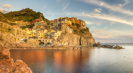 Fototapeta na wymiar Manarola,miasteczko na skale.Liguria,Włochy