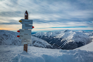 Signpost on a mountain trail in the winter, Kasprowy Wierch, Tatra Mountains - obrazy, fototapety, plakaty