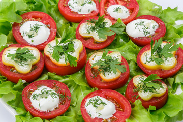 Помидоры фаршированные сыром и сметаной