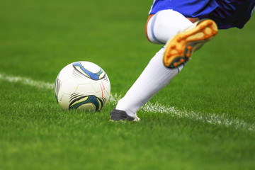 サッカー　フットボール © makieni