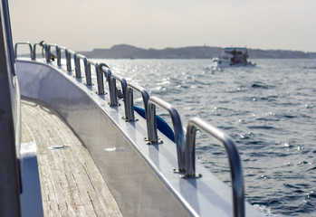 Путешествие на моторной яхте по морю © ovbelov1972