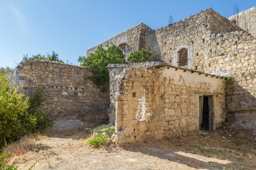 Fototapeta na wymiar Old buildings in the traditional village of Lofou in Cyprus