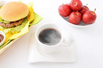 ハンバーガーとコーヒー