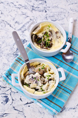 Scrambled eggs with mushrooms