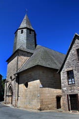 Fototapeta na wymiar Eglise notre-dame des bancs à Treignac (Corrèze)