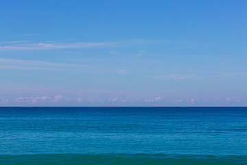 Obraz premium beautiful sky and sea in the morning in thailand