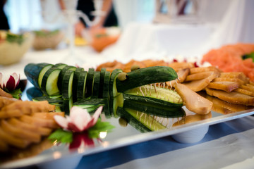 Fischplatte garniert