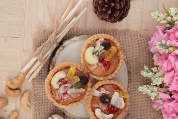 Mini almond nuts,fruit tart is delicious.