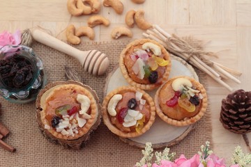 Mini almond nuts,fruit tart is delicious.