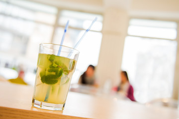 Citrus lemonade with lime and mint