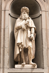  Statue of Leonardo Da Vinci in Florence