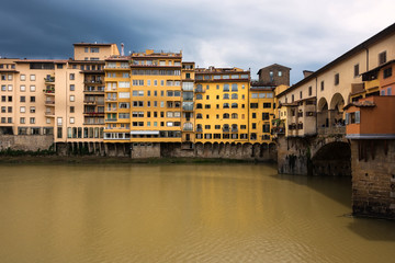 Fototapeta premium Ponte Vecchio Bridge Over Arno River in Florence