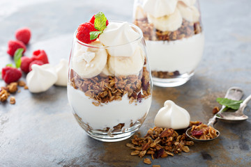 Banana and granola breakfast parfait