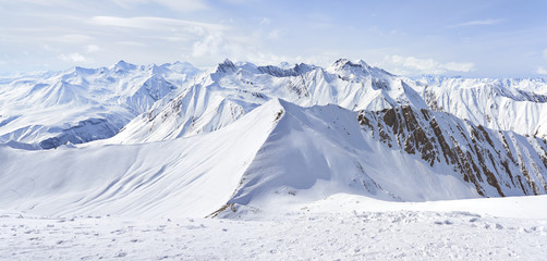 peaks stretching far beyond the horizon