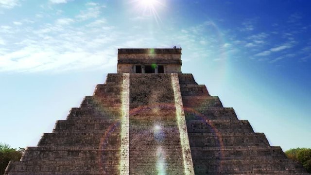 mayan ruins at chichen itza mexico